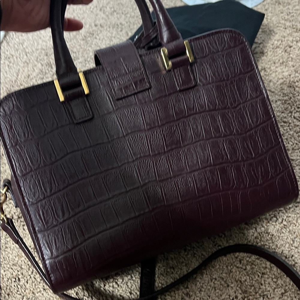 2055 Saint Laurent Cabas with Crocodile Embossing - Picture 8 of 11